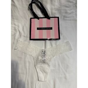 NWT Victoria’s Secret The Lacie Thong – White – One Size